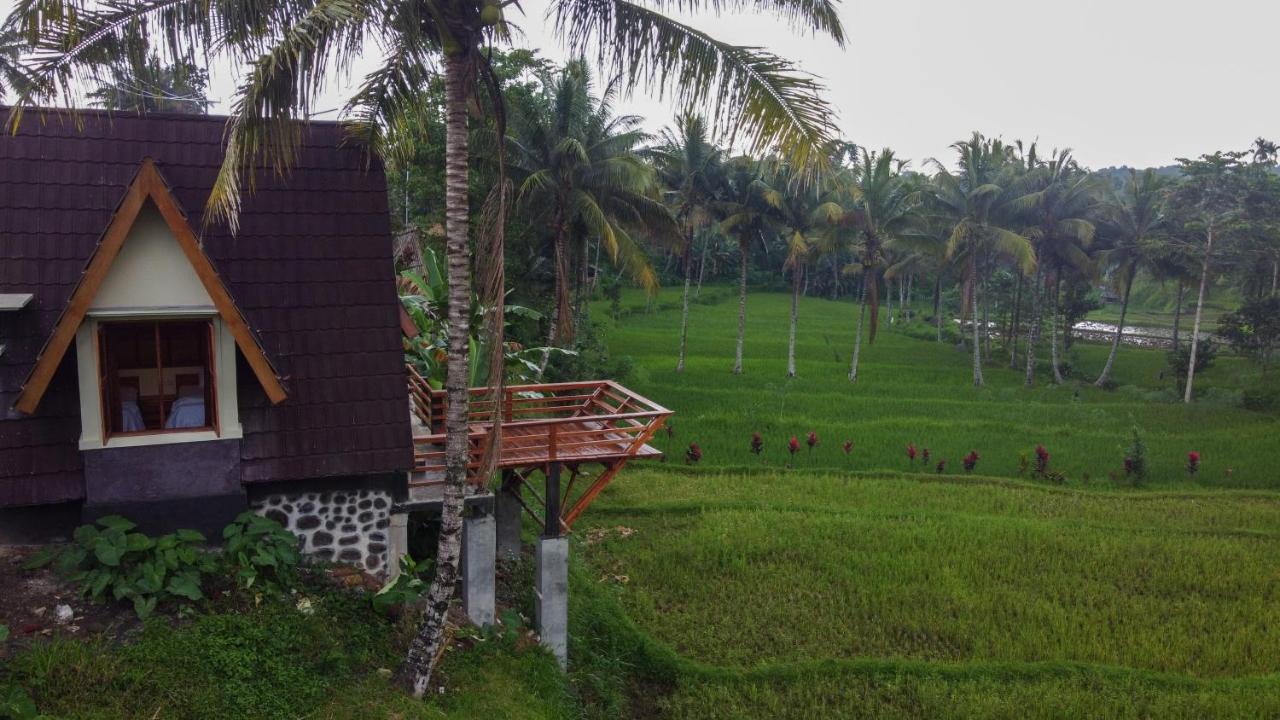 Bale Kembang Kuning Apartman Tetebatu Kültér fotó